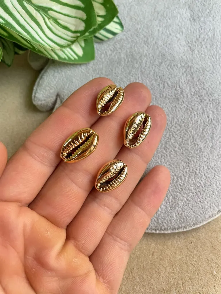 Caracol natural con baño de 18k