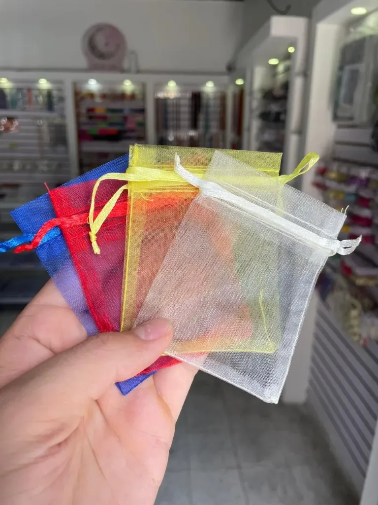 Bolsa de organza pequeña 