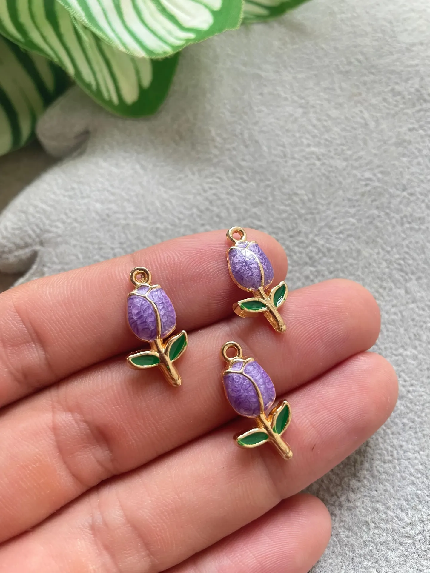 DIJE DE TULIPAN BRASS